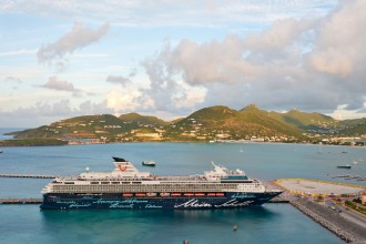 Mein Schiff 1 vor Titelbild St. Maarten