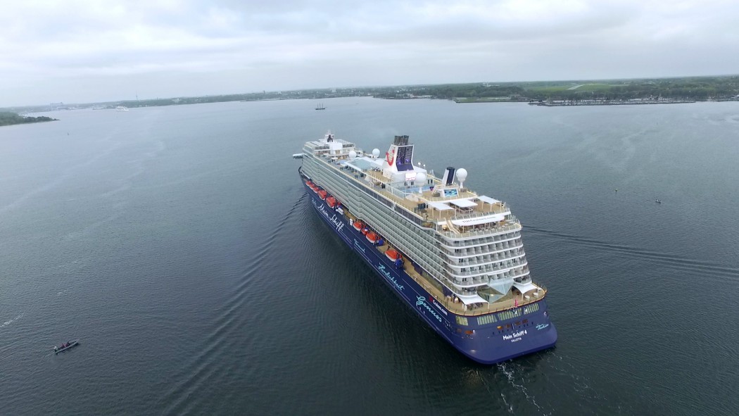 Mein Schiff 4 von hinten