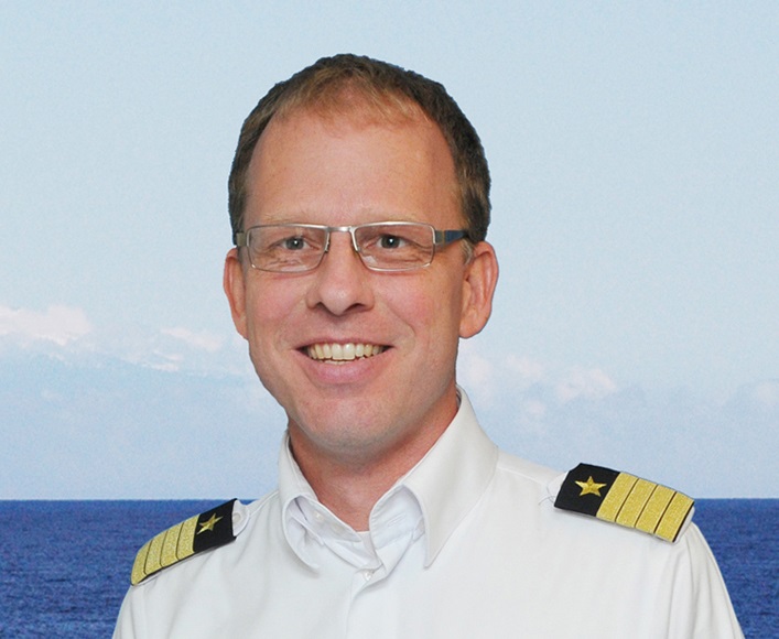MeinSchiff Kapitän Jonas Lyddby