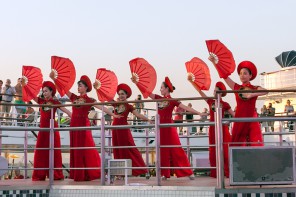 Vietnamesische Folklore an Bord der Mein Schiff 1