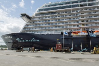 Die Mein Schiff 5 von TUI Cruises macht sich abfahrbereit