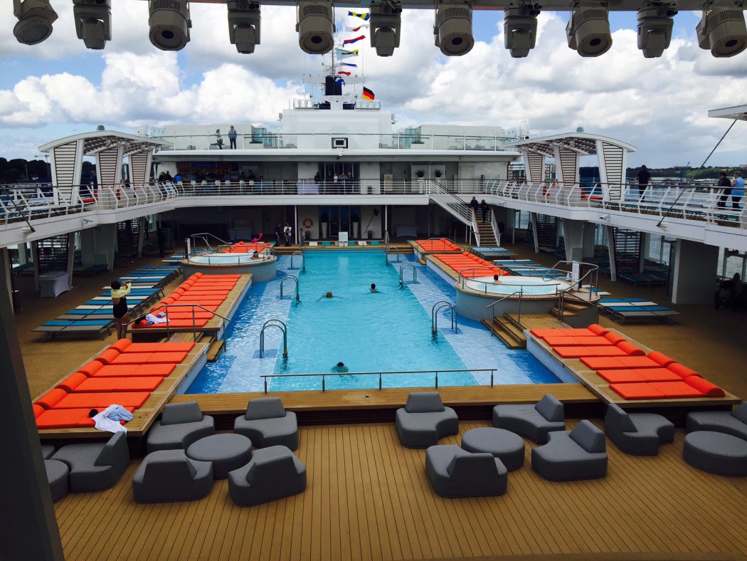 Einzigartig bei TUI Cruises: Kreuzfahrt mit 25-Meter-Pool