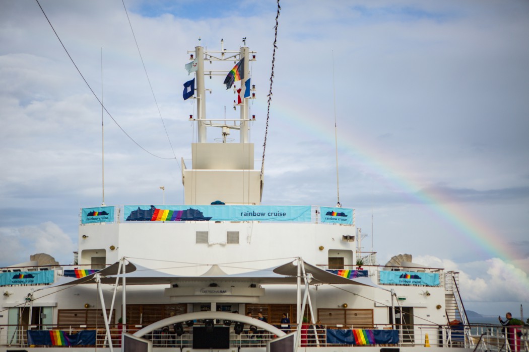 Die Mein Schiff unterm Regenbogen