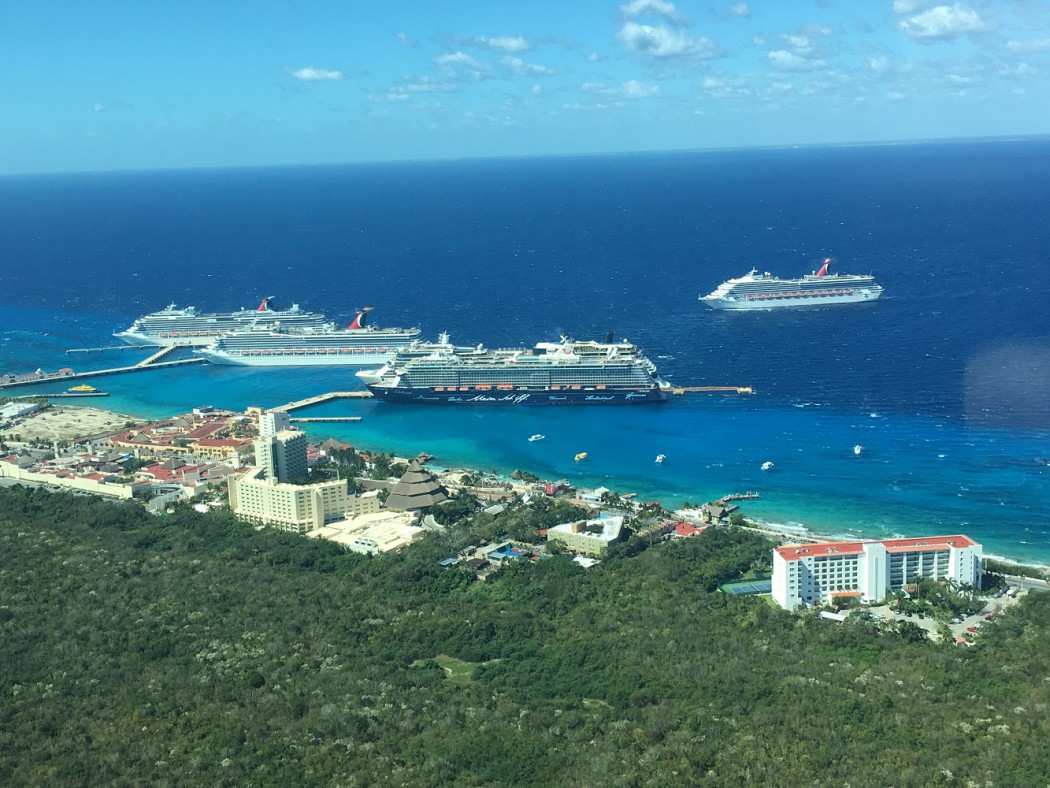 Mein Schiff 4 im Hafen von Cozumel - Mexiko