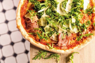 Lecker: Die Pizza Parma Ruccola auf der Mein Schiff