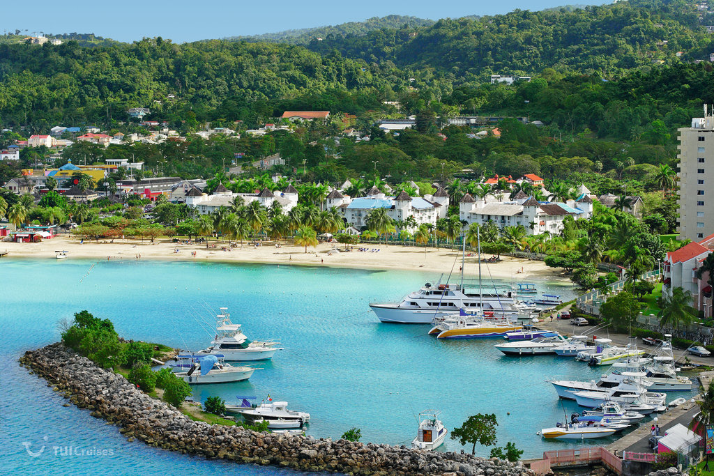 Mein Schiff Destination: Der Hafen von Ocho Rios auf Jamaika