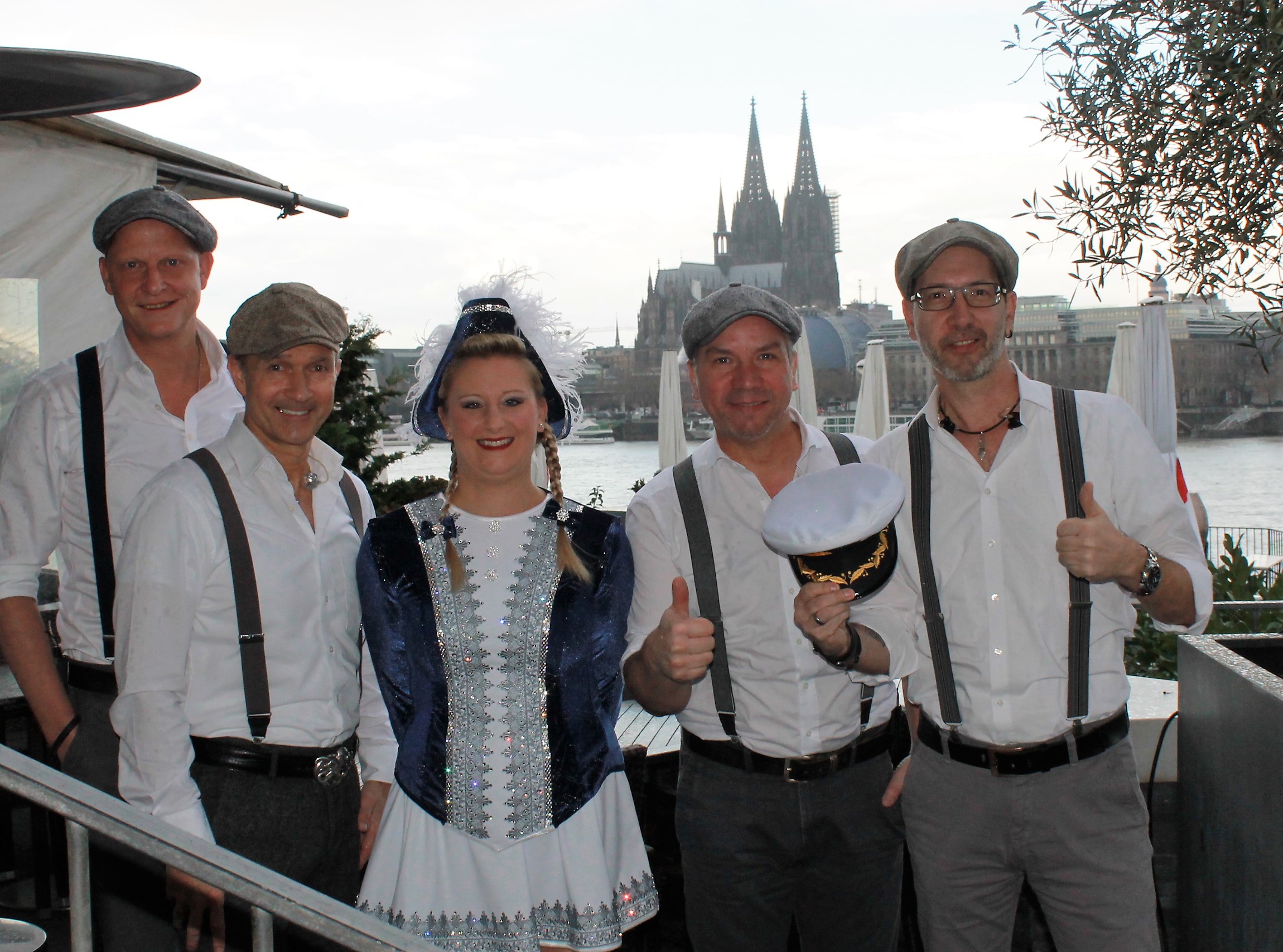 Singen die Jeckliner Hymne für TUI Cruises: Die Kölner Band Klüngelköpp