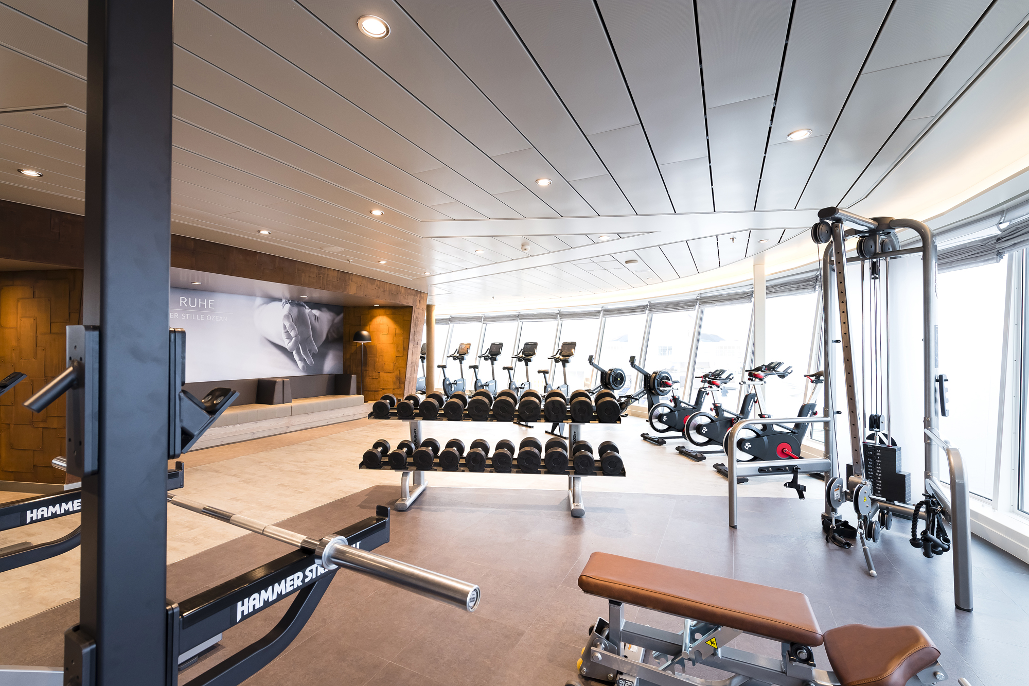 Sportlich: Das Fitnessstudio auf der neuen Mein Schiff 2 von TUI Cruises