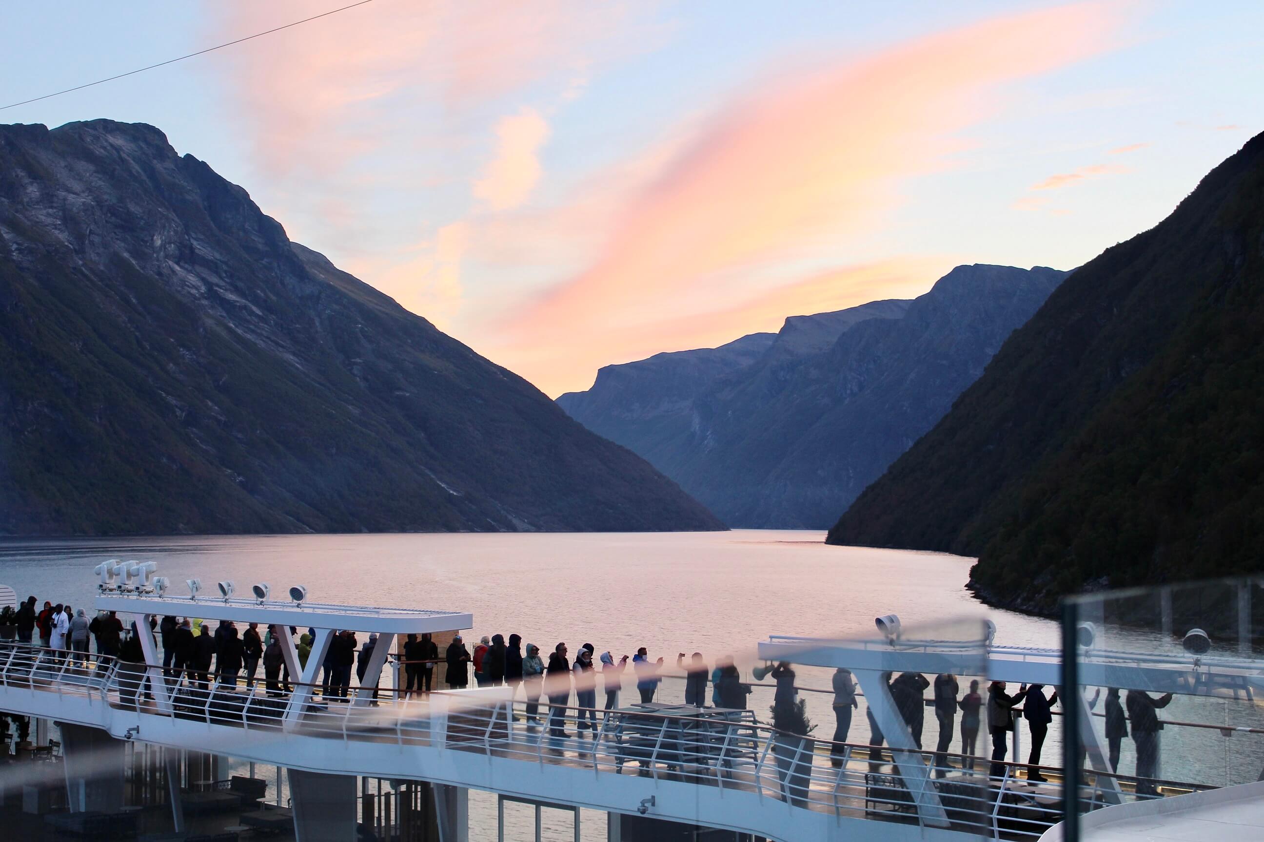 Mein Schiff im Nordland auf Norwegen-Kreuzfahrt ab/bis Deutschland