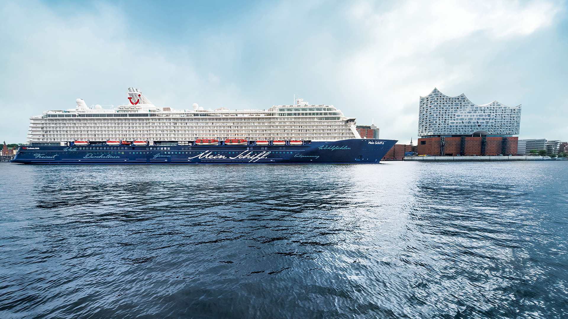 tui cruises shuttle hamburg